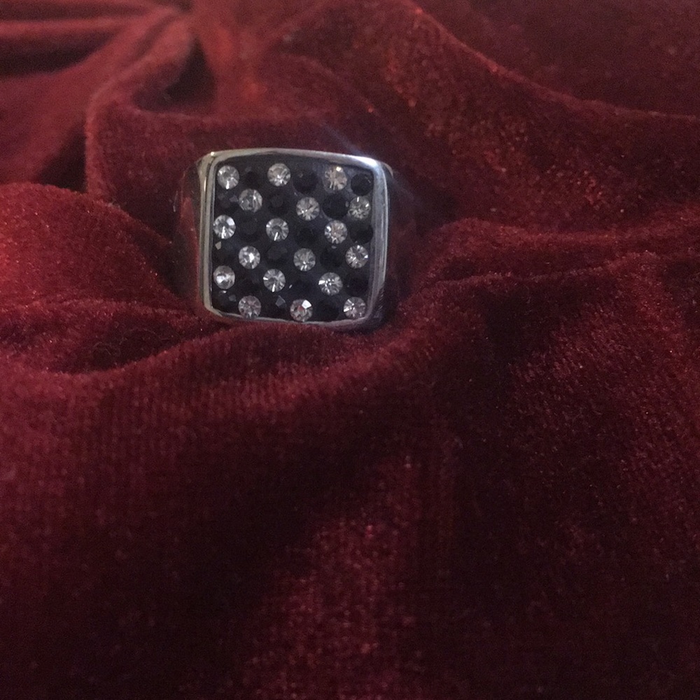 Men's silver, diamond ring NWOT 8-8.5